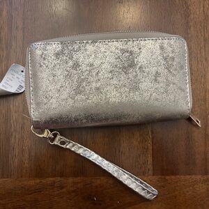 Maurice’s gold wallet wristlet